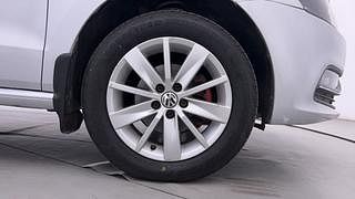 Used 2015 Volkswagen Polo [2014-2020] Highline 1.5 (D) Diesel Manual tyres RIGHT FRONT TYRE RIM VIEW