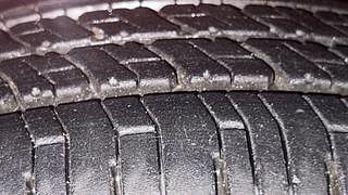 Used 2013 null Petrol Manual tyres RIGHT FRONT TYRE TREAD VIEW