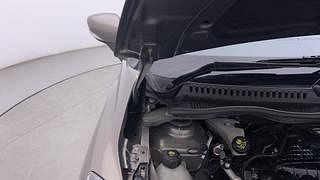 Used 2021 Nissan Kicks XV Petrol Petrol Manual engine ENGINE RIGHT SIDE HINGE & APRON VIEW