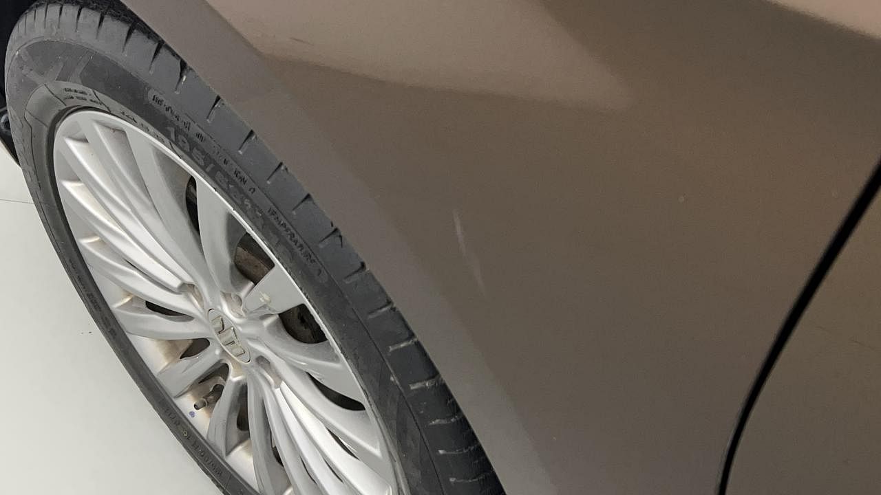 Used 2016 Maruti Suzuki Ciaz [2014-2017] ZXi+ RS Petrol Manual dents MINOR SCRATCH