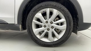 Used 2021 Mahindra XUV 300 W8 Petrol Petrol Manual tyres RIGHT FRONT TYRE RIM VIEW