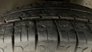 Used 2014 Hyundai Eon [2011-2018] Magna Petrol Manual tyres RIGHT FRONT TYRE TREAD VIEW