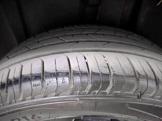 Used 2023 null Petrol Automatic tyres LEFT REAR TYRE TREAD VIEW