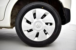 Used 2018 Honda Amaze 1.2 V CVT Petrol Petrol Automatic tyres LEFT REAR TYRE RIM VIEW