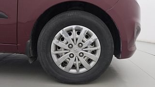 Used 2015 Hyundai i10 [2010-2016] Magna Petrol Petrol Manual tyres RIGHT FRONT TYRE RIM VIEW
