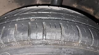 Used 2010 Maruti Suzuki Swift Dzire [2008-2012] LXI Petrol Manual tyres RIGHT FRONT TYRE TREAD VIEW