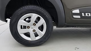 Used 2018 Renault Kwid [2017-2019] RXT 1.0 SCE Special Petrol Manual tyres RIGHT REAR TYRE RIM VIEW