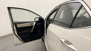 Used 2016 Toyota Corolla Altis [2014-2017] GL Petrol Petrol Manual interior LEFT FRONT DOOR OPEN VIEW