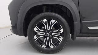 Used 2023 Renault Kiger RXZ MT Petrol Manual tyres LEFT FRONT TYRE RIM VIEW