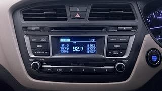 Used 2015 Hyundai Elite i20 [2014-2018] Asta 1.2 Petrol Manual top_features Integrated (in-dash) music system