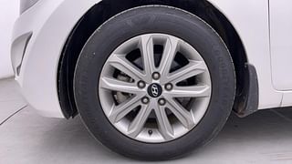 Used 2016 Hyundai Elantra [2016-2022] 2.0 SX MT Petrol Manual tyres LEFT FRONT TYRE RIM VIEW