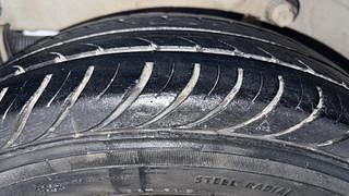 Used 2010 Chevrolet Spark [2007-2012] LS 1.0 Petrol Manual tyres RIGHT REAR TYRE TREAD VIEW