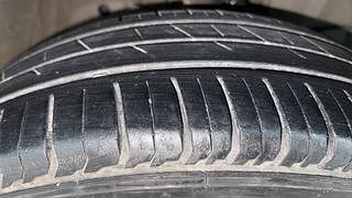 Used 2018 Honda Amaze [2018-2021] 1.2 V i-VTEC Petrol Manual tyres RIGHT FRONT TYRE TREAD VIEW