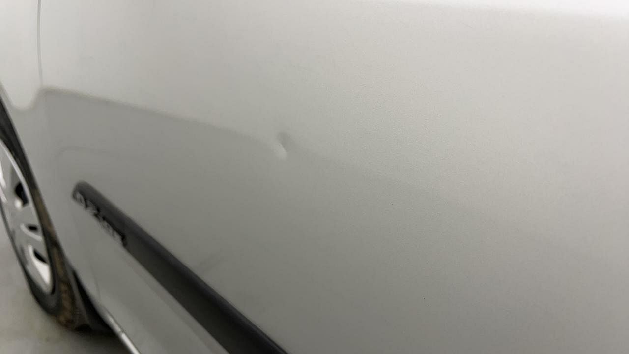 Used 2013 Maruti Suzuki Swift Dzire VXI Petrol Manual dents MINOR SCRATCH