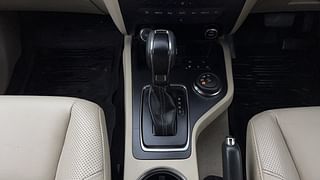 Used 2019 Ford Endeavour [2018-2020] Titanium Plus 3.2 4x4 AT Diesel Automatic interior GEAR  KNOB VIEW