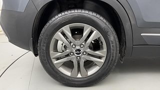 Used 2022 Kia Seltos HTX G Petrol Manual tyres RIGHT REAR TYRE RIM VIEW