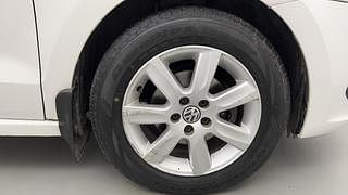 Used 2011 Volkswagen Vento [2010-2015] Highline Petrol AT Petrol Automatic tyres RIGHT FRONT TYRE RIM VIEW