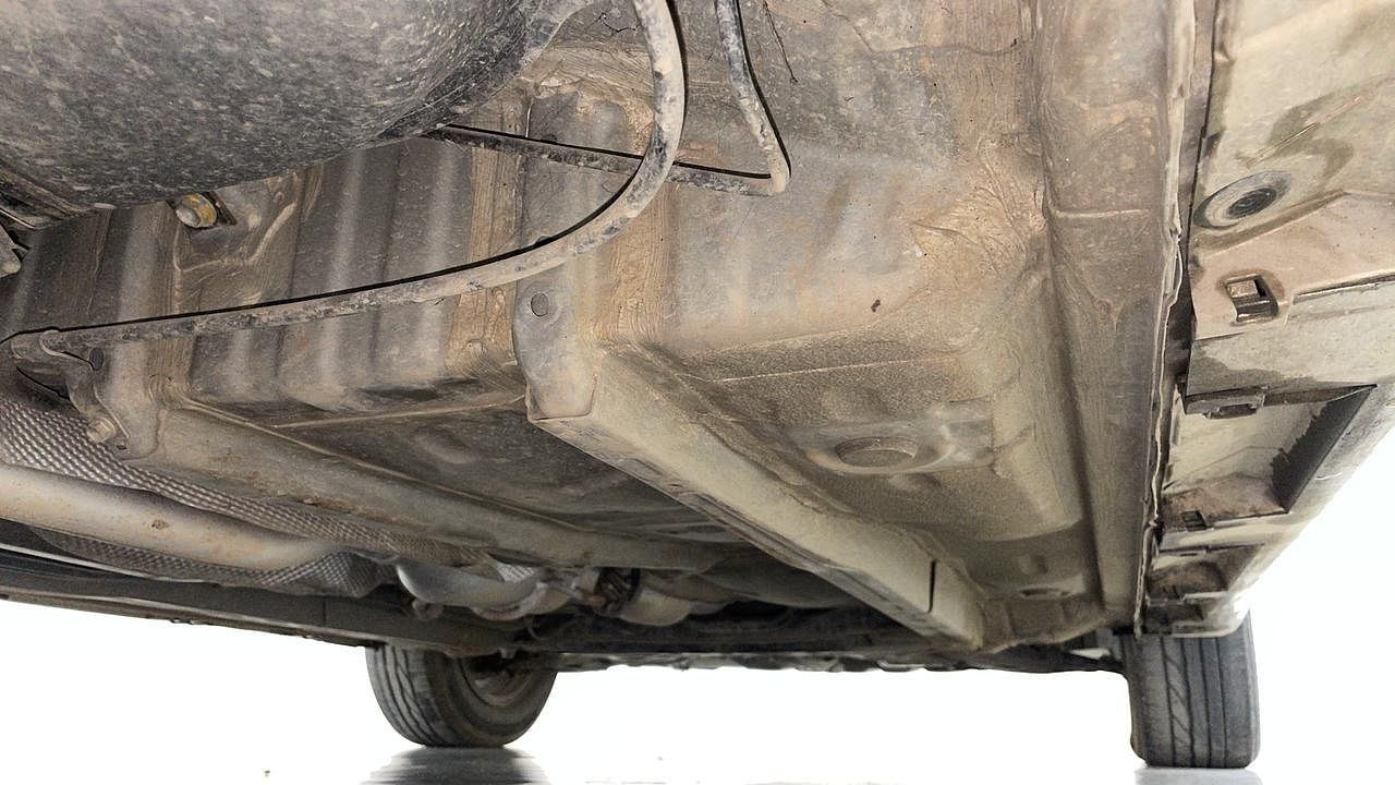 Used 2011 Toyota Corolla Altis [2008-2011] 1.8 G Petrol Manual extra REAR RIGHT UNDERBODY VIEW
