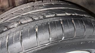 Used 2015 Maruti Suzuki Swift [2011-2017] LXi Petrol Manual tyres RIGHT REAR TYRE TREAD VIEW