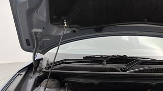 Used 2017 Maruti Suzuki Baleno [2015-2019] Delta Petrol Petrol Manual engine ENGINE RIGHT SIDE HINGE & APRON VIEW