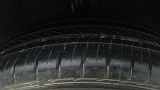 Used 2016 Maruti Suzuki Baleno [2015-2019] Alpha Diesel Diesel Manual tyres RIGHT FRONT TYRE TREAD VIEW