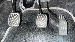 Used 2013 Maruti Suzuki Wagon R 1.0 [2010-2019] LXi Petrol Manual interior PEDALS VIEW