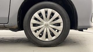Used 2017 Toyota Etios Liva [2017-2020] V Petrol Manual tyres RIGHT FRONT TYRE RIM VIEW