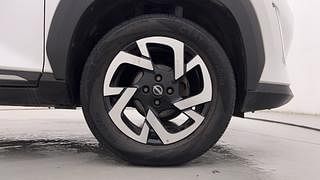 Used 2022 Nissan Magnite XV Premium Turbo CVT Petrol Automatic tyres RIGHT FRONT TYRE RIM VIEW