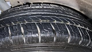 Used 2011 Maruti Suzuki Wagon R 1.0 [2010-2019] LXi Petrol Manual tyres RIGHT REAR TYRE TREAD VIEW