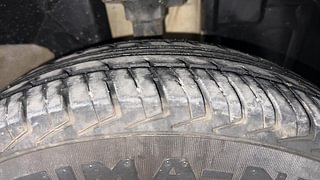 Used 2019 Renault Kwid [2017-2019] RXT 1.0 SCE Special (O) Petrol Manual tyres RIGHT FRONT TYRE TREAD VIEW
