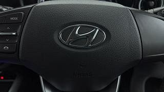 Used 2022 Hyundai Grand i10 Nios Asta AMT 1.2 Kappa VTVT Petrol Automatic top_features Airbags