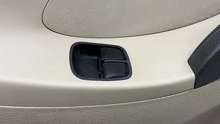 Used 2012 Hyundai Eon [2011-2018] Sportz Petrol Manual top_features Power windows