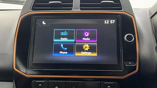 Used 2020 Renault Kwid CLIMBER 1.0 Opt Petrol Manual top_features Integrated (in-dash) music system