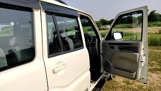 Used 2017 Mahindra Scorpio [2014-2017] S8 Diesel Manual interior RIGHT FRONT DOOR OPEN VIEW