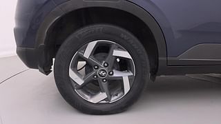 Used 2020 Hyundai Venue [2019-2020] SX(O) 1.4 CRDI Diesel Manual tyres RIGHT REAR TYRE RIM VIEW