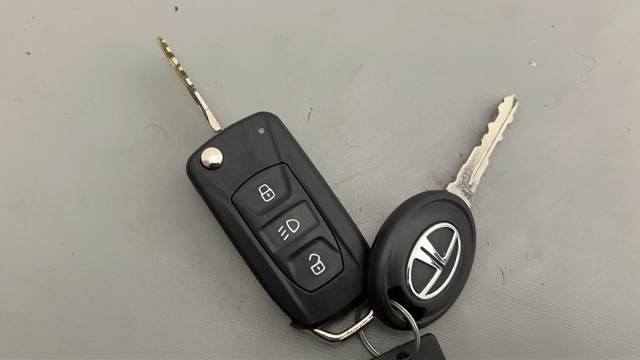 Used 2017 Tata Zest [2014-2019] XM 75 PS Diesel Diesel Manual extra CAR KEY VIEW