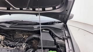 Used 2014 Volkswagen Polo [2010-2014] Highline1.2L (P) Petrol Manual engine ENGINE LEFT SIDE HINGE & APRON VIEW
