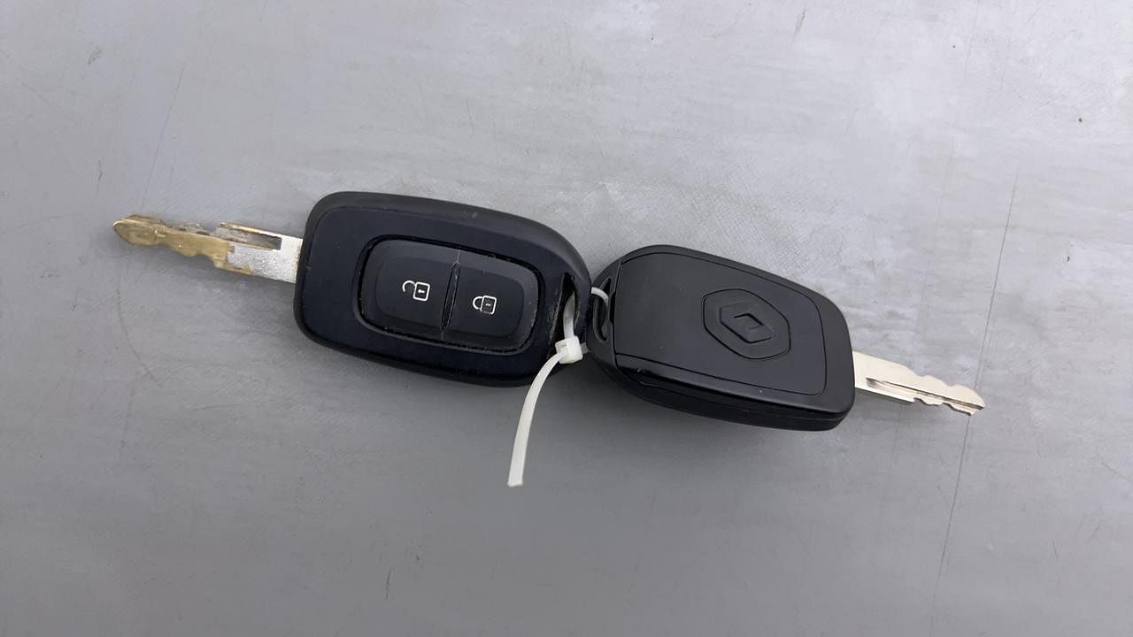 Used 2017 Renault Kwid [2015-2019] 1.0 RXT AMT Opt Petrol Automatic extra CAR KEY VIEW