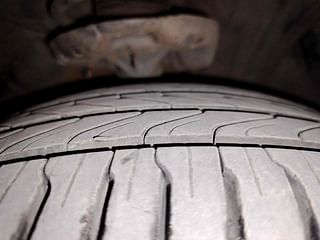 Used 2019 Hyundai Elantra [2016-2019] 1.6 SX (O) AT Diesel Automatic tyres RIGHT FRONT TYRE TREAD VIEW
