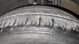 Used 2017 Volkswagen Polo [2017-2019] Highline Plus 1.2L (P) Petrol Manual tyres LEFT FRONT TYRE TREAD VIEW