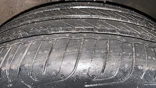 Used 2014 Volkswagen Polo [2010-2014] Highline1.2L (P) Petrol Manual tyres RIGHT FRONT TYRE TREAD VIEW