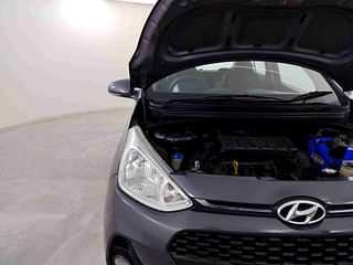 Used 2017 Hyundai Grand i10 [2017-2020] Sportz (O) 1.2 kappa VTVT Petrol Manual engine ENGINE RIGHT SIDE HINGE & APRON VIEW