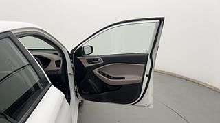 Used 2018 Hyundai Elite i20 [2014-2018] Sportz 1.2 Petrol Manual interior RIGHT FRONT DOOR OPEN VIEW