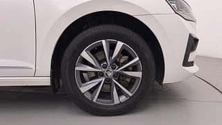 Used 2022 Skoda Slavia Style 1.5L TSI MT Petrol Manual tyres RIGHT FRONT TYRE RIM VIEW