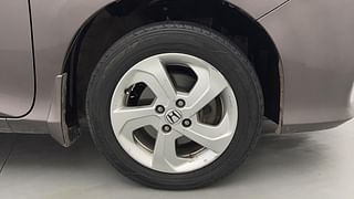 Used 2015 Honda City [2014-2017] VX CVT Petrol Automatic tyres RIGHT FRONT TYRE RIM VIEW
