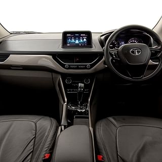 Used 2018 Tata Nexon [2017-2020] XZA Plus Dual Tone Roof AMT Petrol Petrol Automatic interior DASHBOARD VIEW