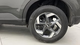 Used 2021 Hyundai Venue [2019-2022] SX Plus 1.0 Turbo DCT Petrol Automatic tyres LEFT REAR TYRE RIM VIEW