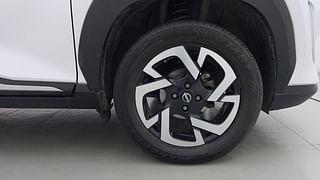 Used 2022 Nissan Magnite XV Premium Turbo (O) Petrol Manual tyres RIGHT FRONT TYRE RIM VIEW