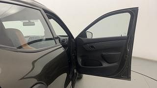 Used 2019 Renault Kwid [2015-2019] RXL Petrol Manual interior RIGHT FRONT DOOR OPEN VIEW