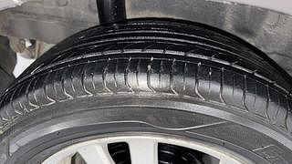 Used 2014 Honda Brio [2011-2016] V MT Petrol Manual tyres RIGHT REAR TYRE TREAD VIEW